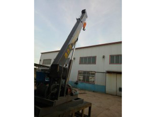 新款小吊车吊运机随车吊直销小吊机汽车吊液压小型吊车